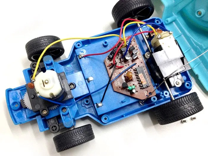 玩具車內部構造